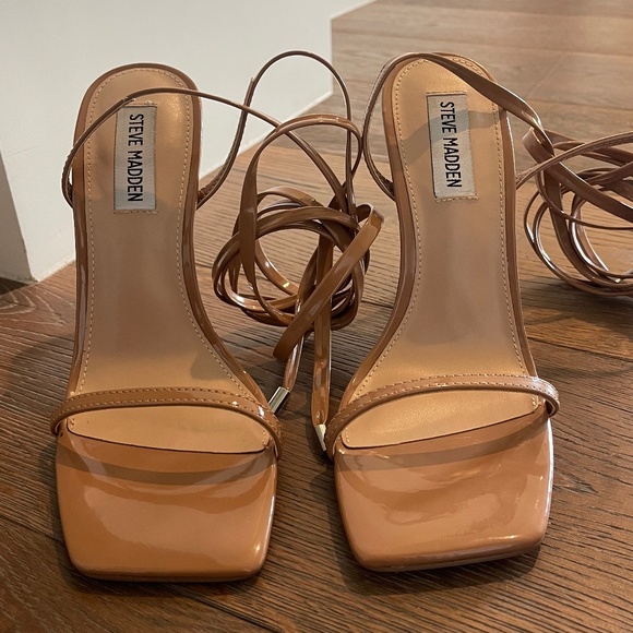 Steve Madden Uplift Camel Patent Heel Size 7 - Picture 5 of 5
